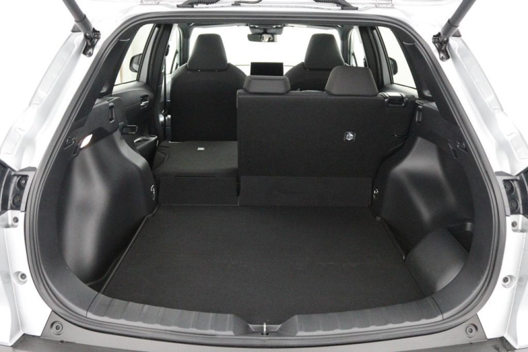 Toyota Corolla Cross - 2.0 High Power Hybrid First Edition 24