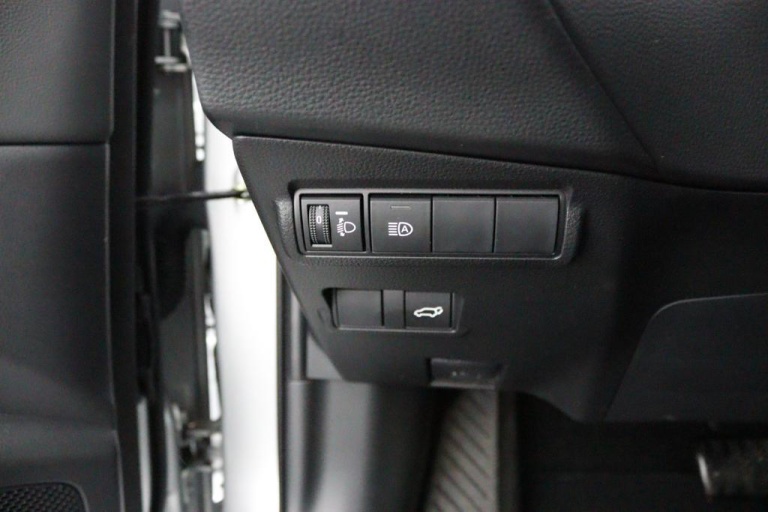 Toyota Corolla Cross - 2.0 High Power Hybrid First Edition 29