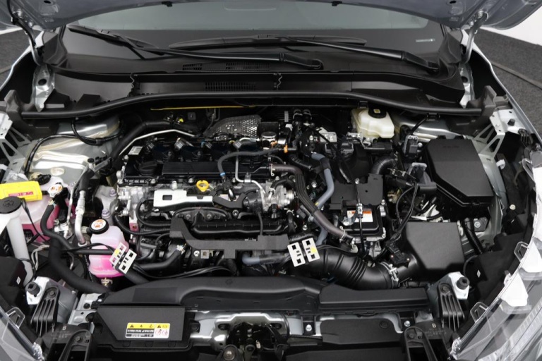 Toyota Corolla Cross - 2.0 High Power Hybrid First Edition 33