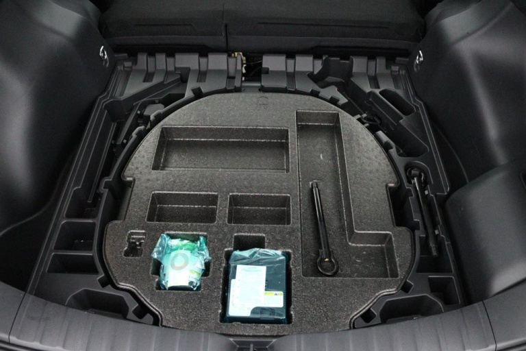Toyota Corolla Cross - 2.0 High Power Hybrid First Edition 47