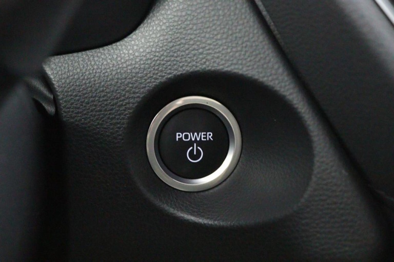 Toyota Corolla Cross - 2.0 High Power Hybrid First Edition 48