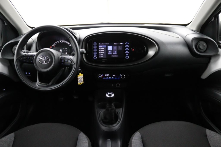 Toyota Aygo X - 1.0 VVT-i MT first 11