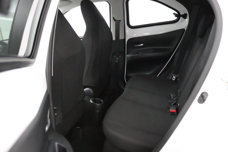 Toyota Aygo X - 1.0 VVT-i MT first 12