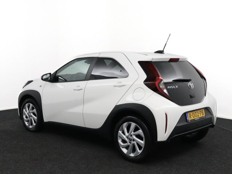 Toyota Aygo X - 1.0 VVT-i MT first 4