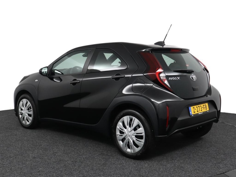 Toyota Aygo X - 1.0 VVT-i MT Play 12
