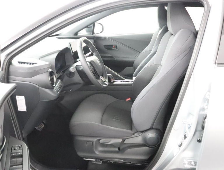 Toyota C-HR - 2.0 Plug-in Hybrid 220 First Edition 17