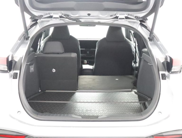 Toyota C-HR - 2.0 Plug-in Hybrid 220 First Edition 24