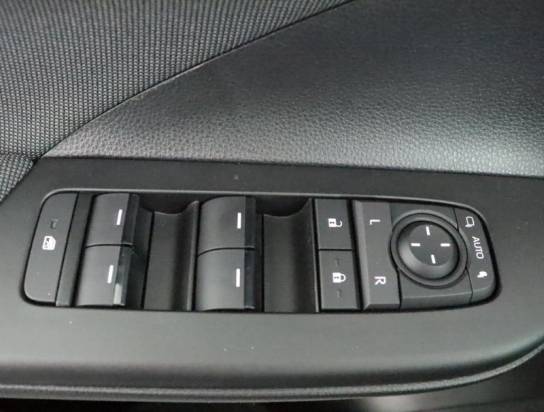 Toyota C-HR - 2.0 Plug-in Hybrid 220 First Edition 29