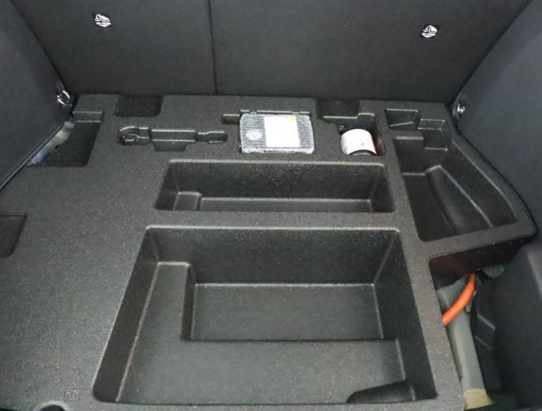 Toyota C-HR - 2.0 Plug-in Hybrid 220 First Edition 33