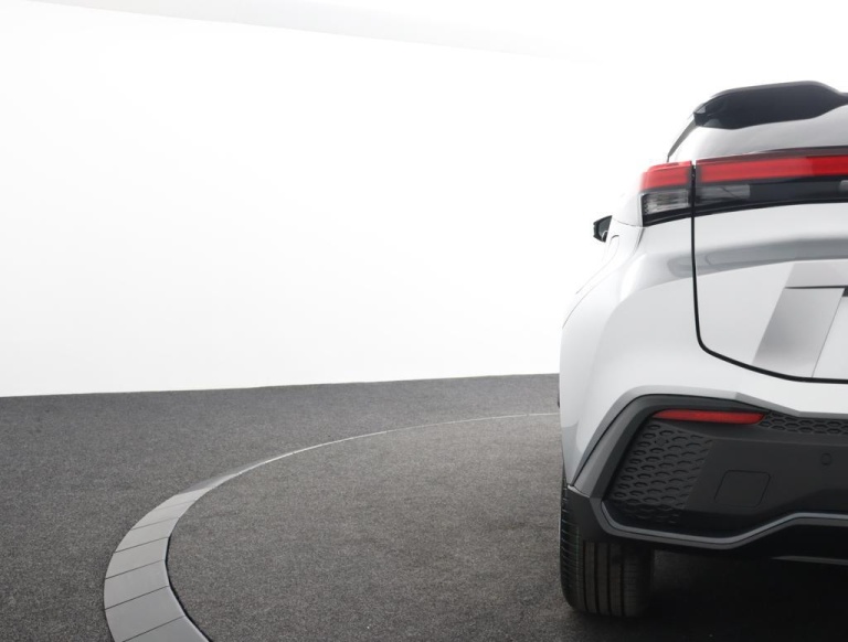 Toyota C-HR - 2.0 Plug-in Hybrid 220 First Edition 44