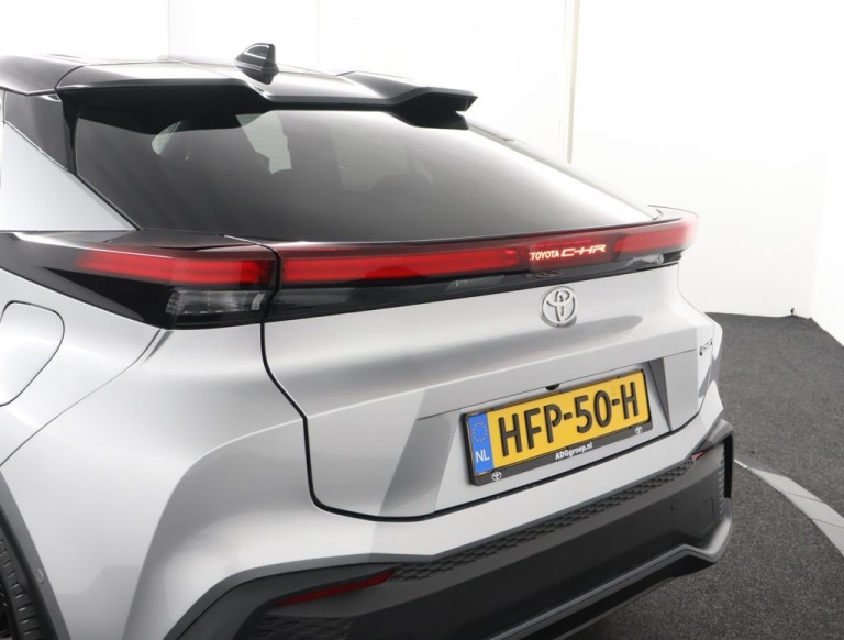Toyota C-HR - 2.0 Plug-in Hybrid 220 First Edition 45