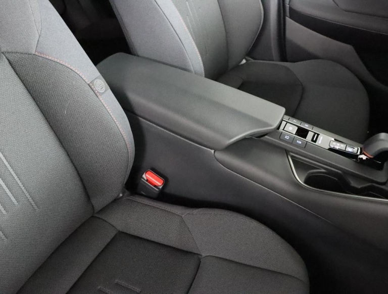 Toyota C-HR - 2.0 Plug-in Hybrid 220 First Edition 79