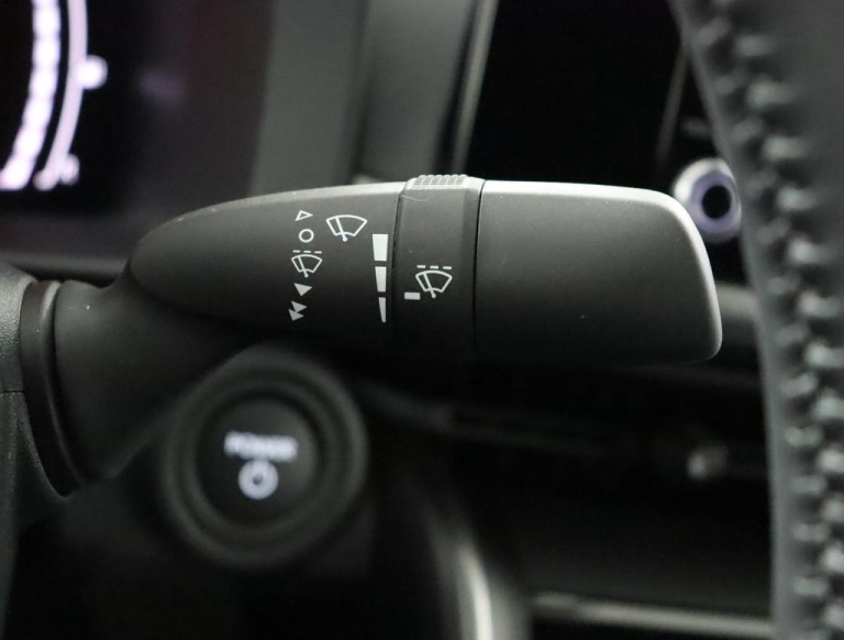 Toyota C-HR - 1.8 Hybrid 140 Active 32