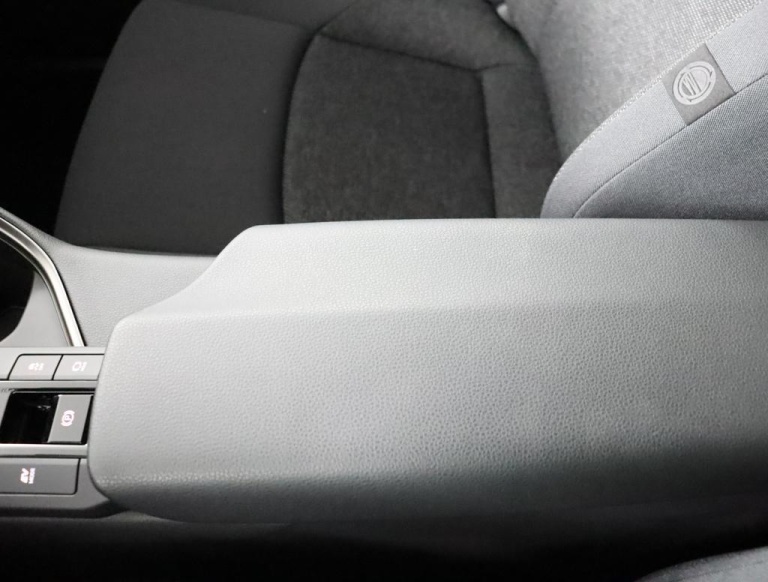Toyota C-HR - 1.8 Hybrid 140 Active 61