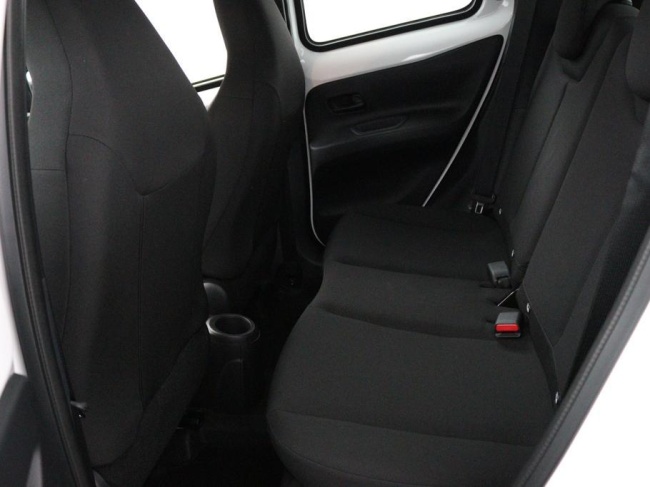 Toyota Aygo X - 1.0 VVT-i MT Play