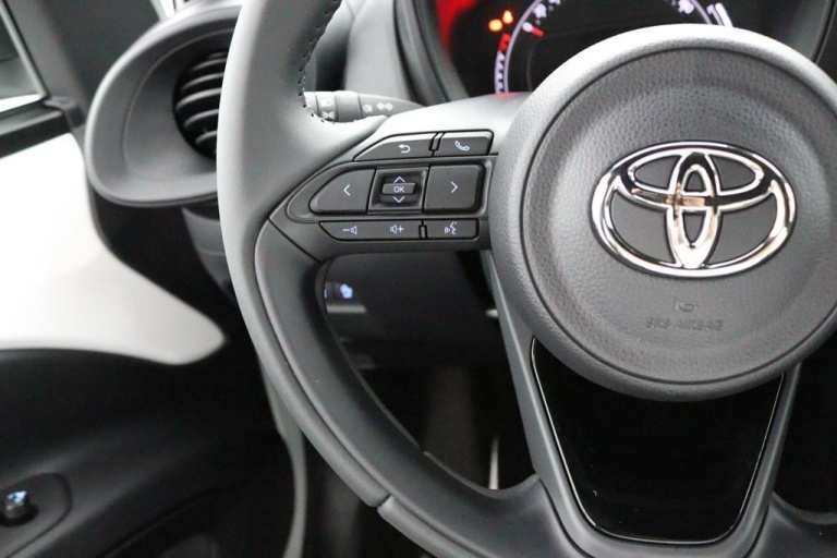 Toyota Aygo X - 1.0 VVT-i MT Play 19