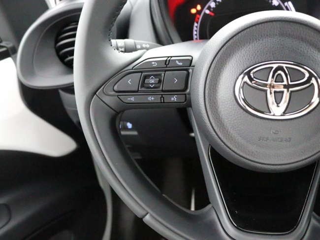Toyota Aygo X - 1.0 VVT-i MT Play