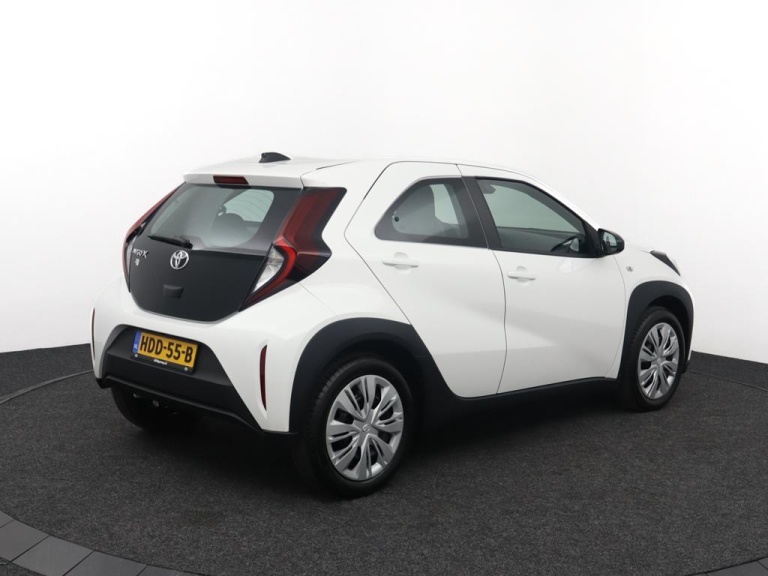 Toyota Aygo X - 1.0 VVT-i MT Play 2