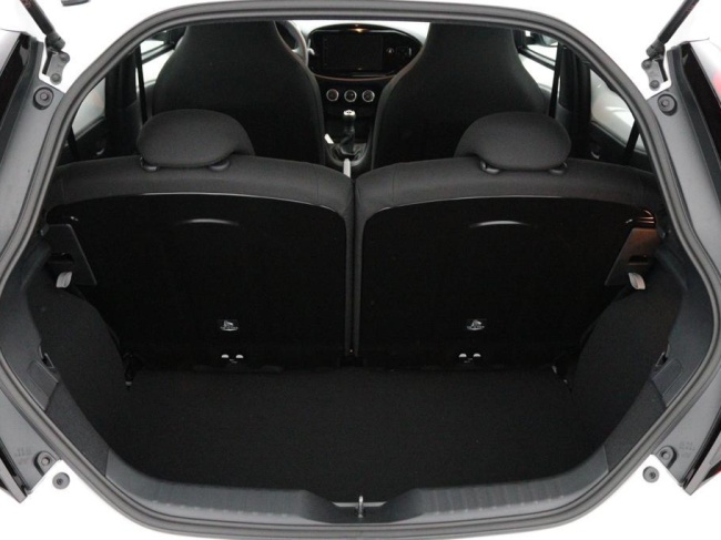 Toyota Aygo X - 1.0 VVT-i MT Play