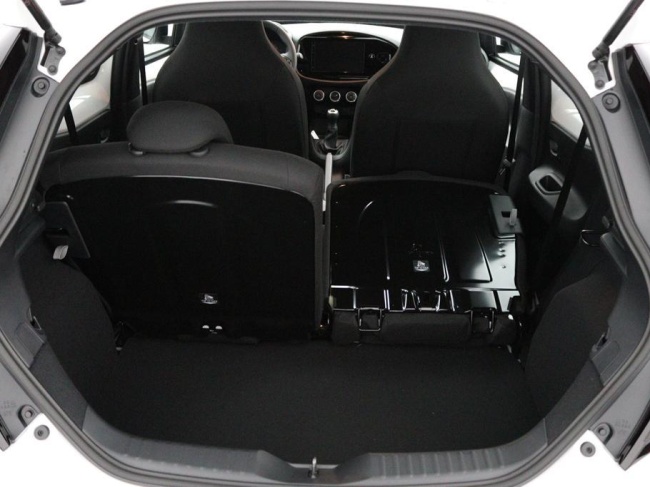 Toyota Aygo X - 1.0 VVT-i MT Play