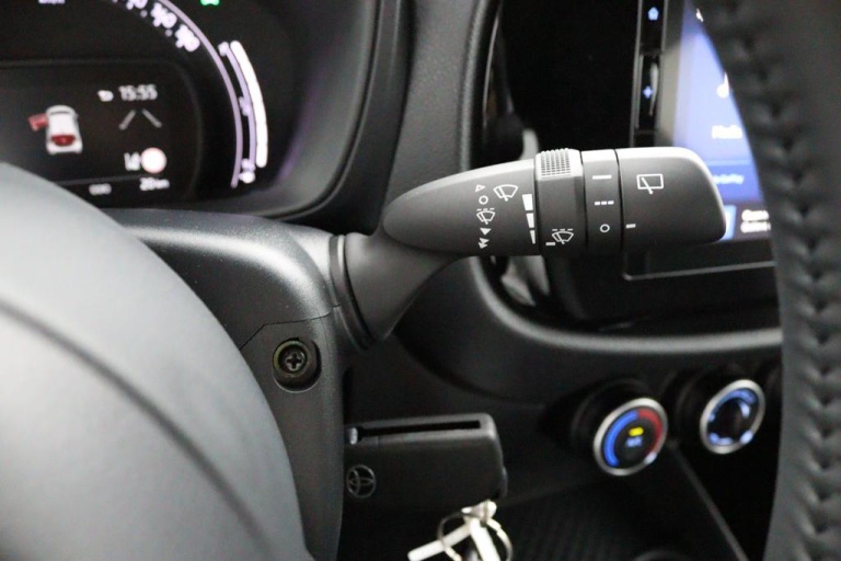 Toyota Aygo X - 1.0 VVT-i MT Play 28