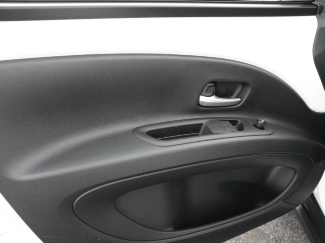 Toyota Aygo X - 1.0 VVT-i MT Play