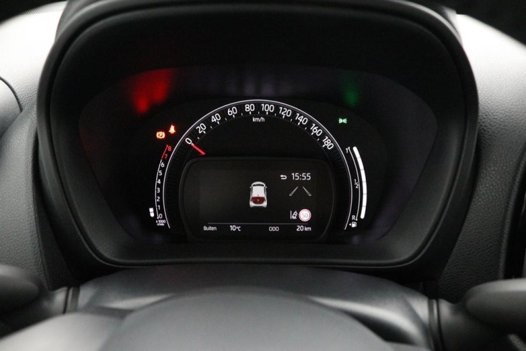 Toyota Aygo X - 1.0 VVT-i MT Play 6