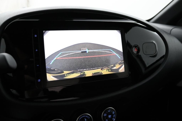 Toyota Aygo X - 1.0 VVT-i MT Play 8