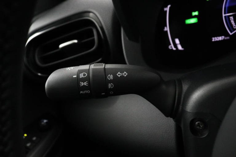Toyota Yaris - 1.5 Hybrid 115 First Edition 21