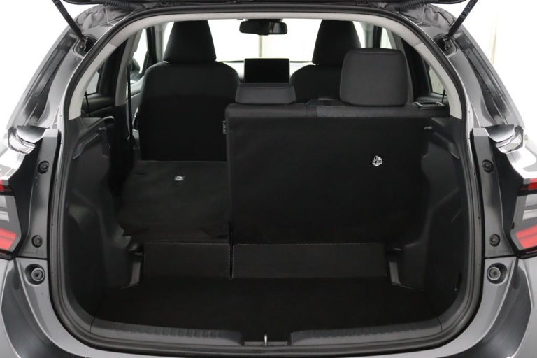 Toyota Yaris - 1.5 Hybrid 115 First Edition 28