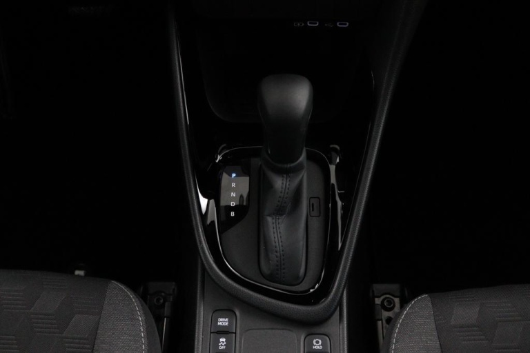 Toyota Yaris - 1.5 Hybrid 115 First Edition 29