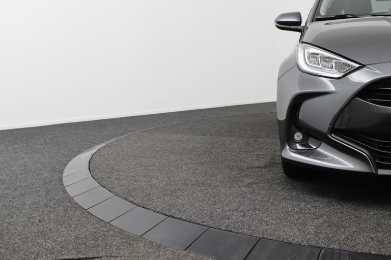Toyota Yaris - 1.5 Hybrid 115 First Edition 35