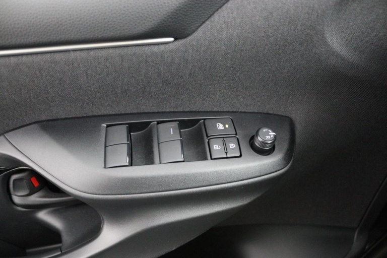 Toyota Yaris - 1.5 Hybrid 115 First Edition 19