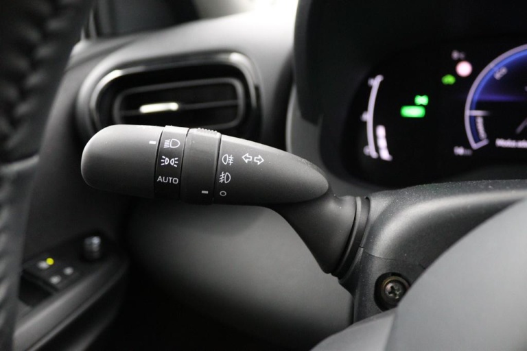 Toyota Yaris - 1.5 Hybrid 115 First Edition 21