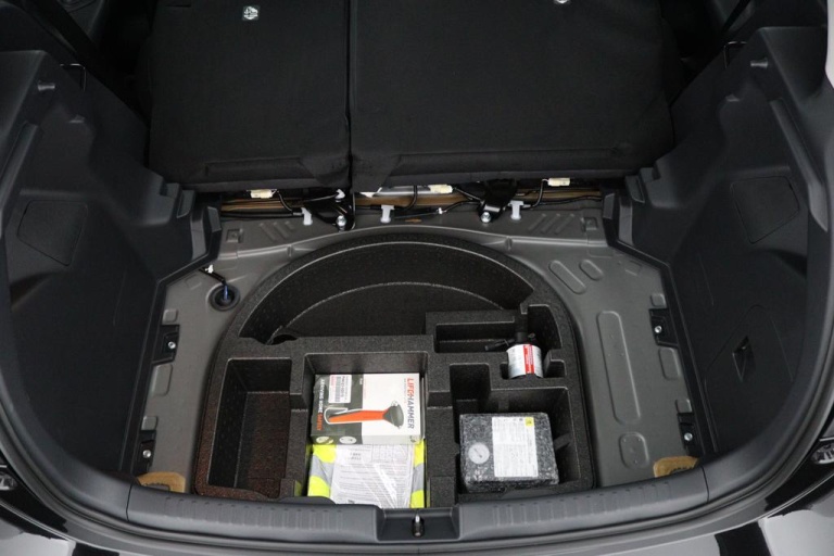 Toyota Yaris - 1.5 Hybrid 115 First Edition 24