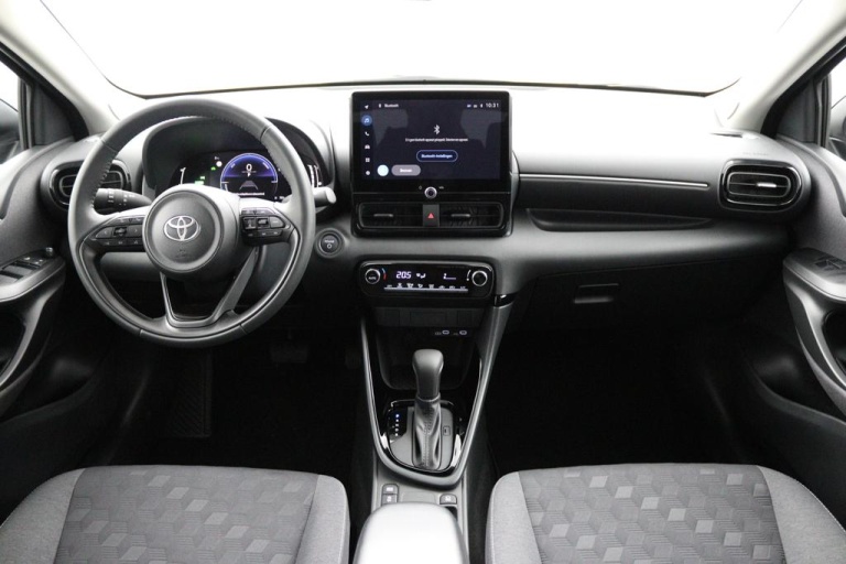 Toyota Yaris - 1.5 Hybrid 115 First Edition 5