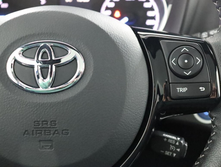 Toyota Yaris - 1.5 Hybrid Bi-Tone Plus 21