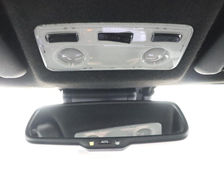Toyota Yaris - 1.5 Hybrid Bi-Tone Plus 32