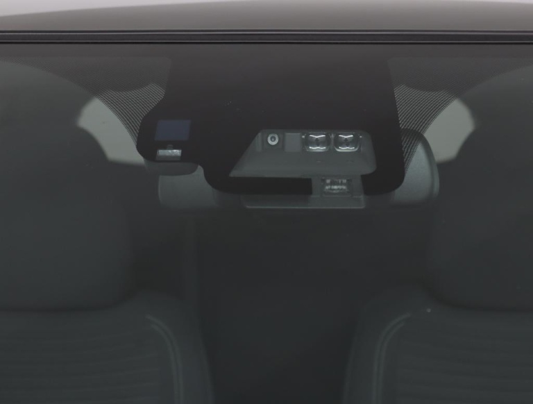 Toyota Yaris - 1.5 Hybrid Bi-Tone Plus 37