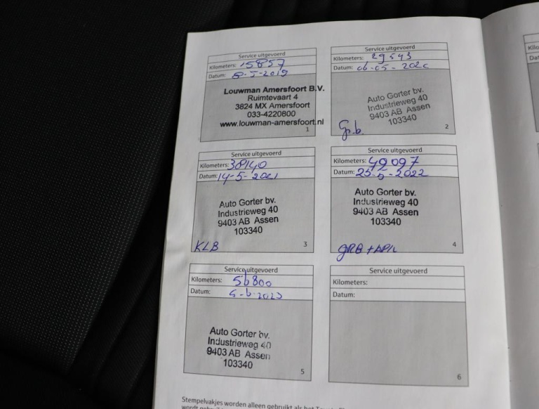 Toyota Yaris - 1.5 Hybrid Bi-Tone Plus 46