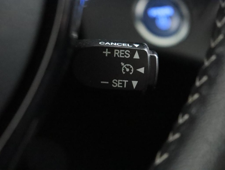 Toyota Yaris - 1.5 Hybrid Bi-Tone Plus 53