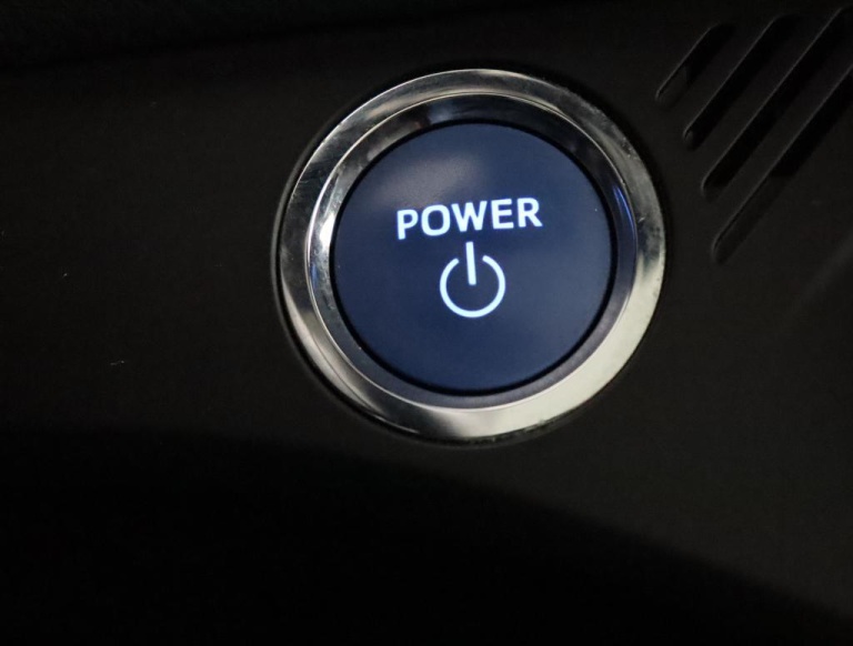 Toyota Yaris - 1.5 Hybrid Bi-Tone Plus 54