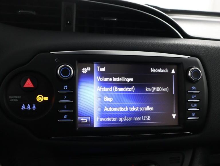 Toyota Yaris - 1.5 Hybrid Bi-Tone Plus 58