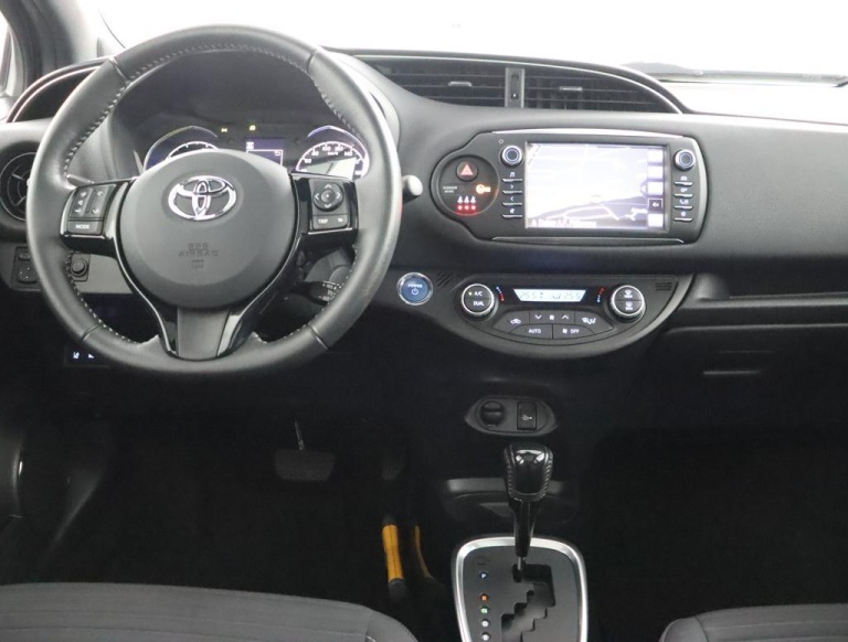 Toyota Yaris - 1.5 Hybrid Bi-Tone Plus 65
