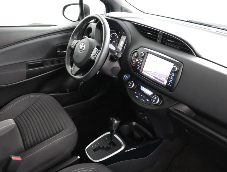 Toyota Yaris - 1.5 Hybrid Bi-Tone Plus 66