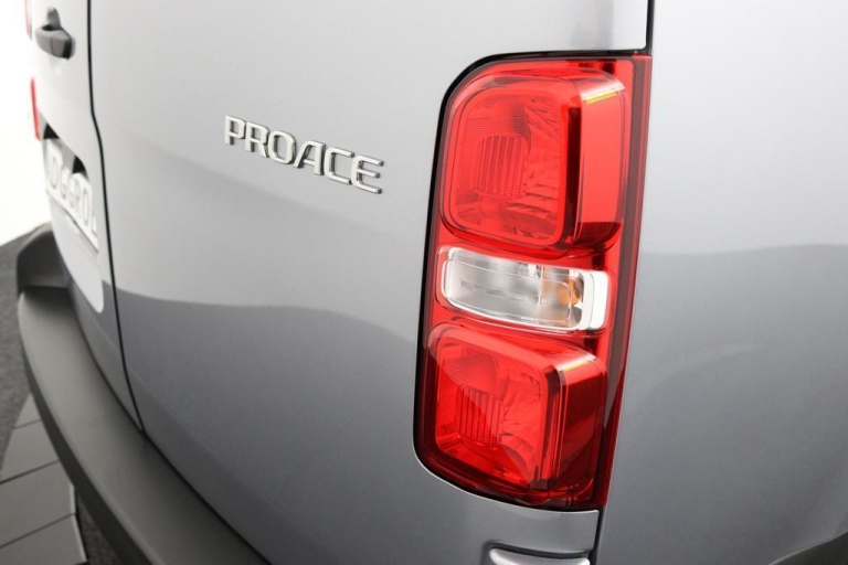 Toyota PROACE Long Worker - 2.0 D-4D L2 Challenger 12