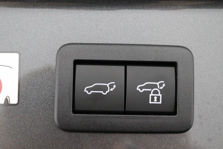 Toyota C-HR - 1.8 Hybrid 140 Executive 39