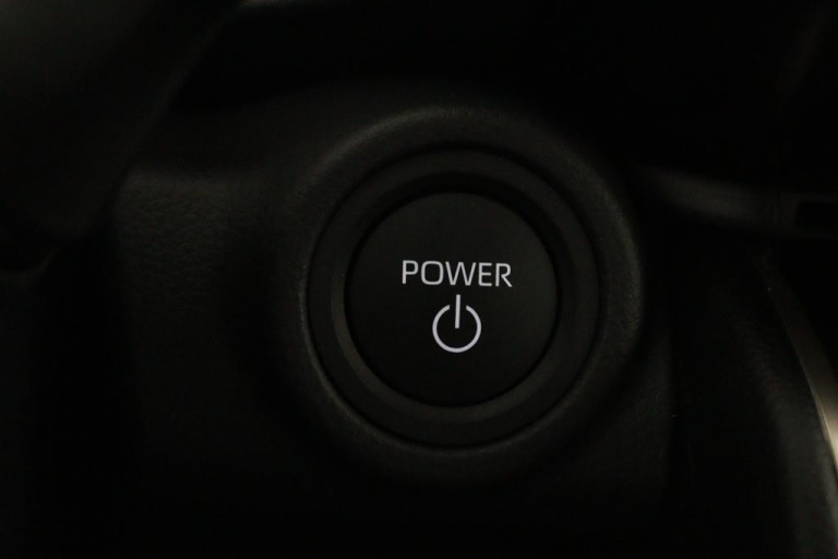 Toyota C-HR - 1.8 Hybrid 140 Executive 42