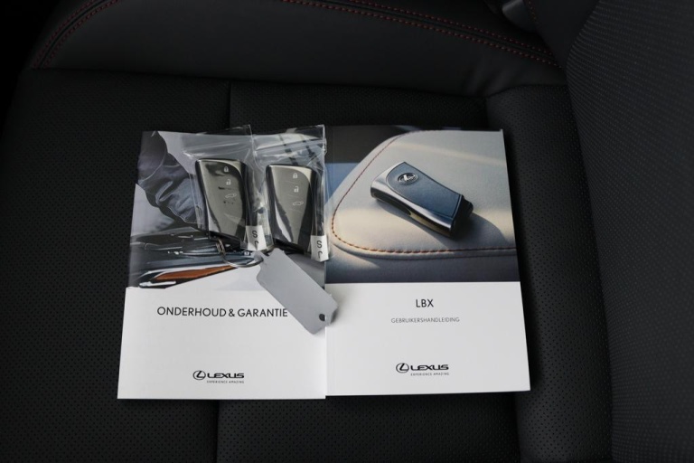 Lexus LBX - Elegant 2WD 11