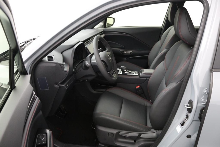 Lexus LBX - Elegant 2WD 17